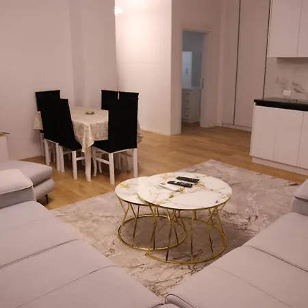 White House Apartment *